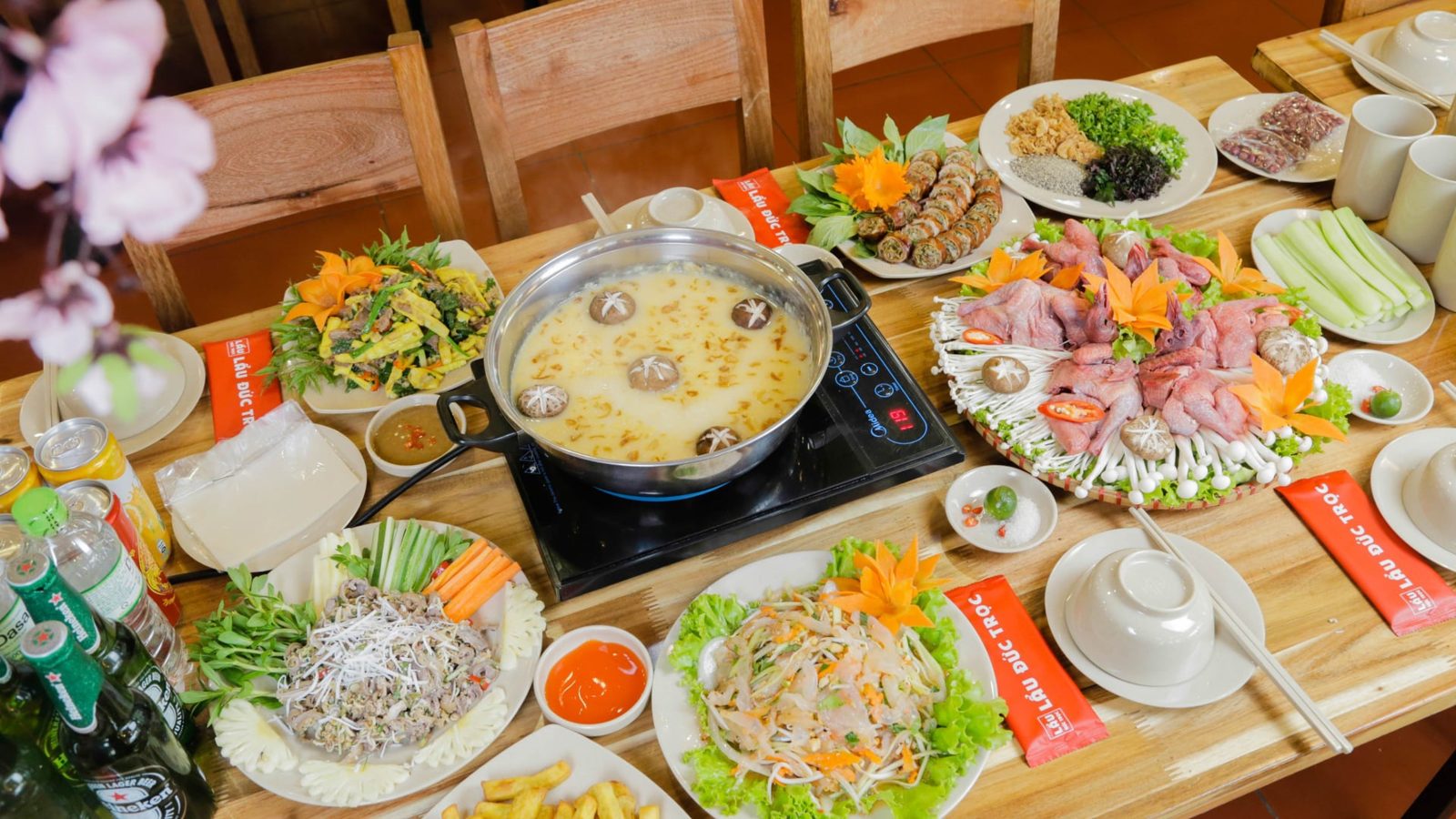 Lẩu Đức Trọc địa điểm tổ chức Tất Niên cuối năm hàng đầu cho dân văn phòng