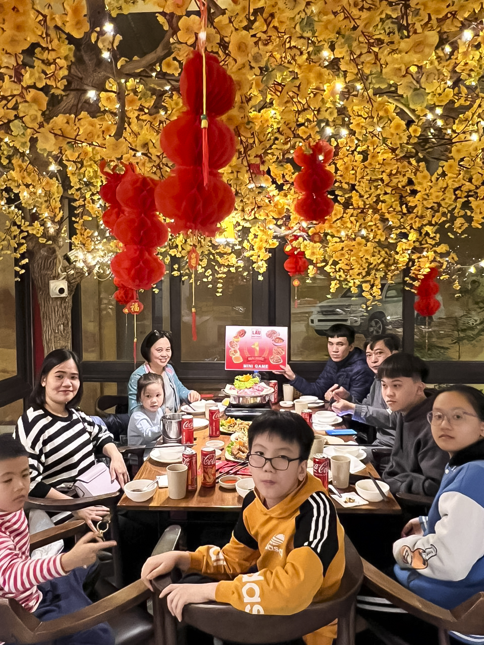 Tham gia mini game ‘TẶNG MIỄN PHÍ COMBO LẨU CHO 06 NGƯỜI’ hấp dẫn