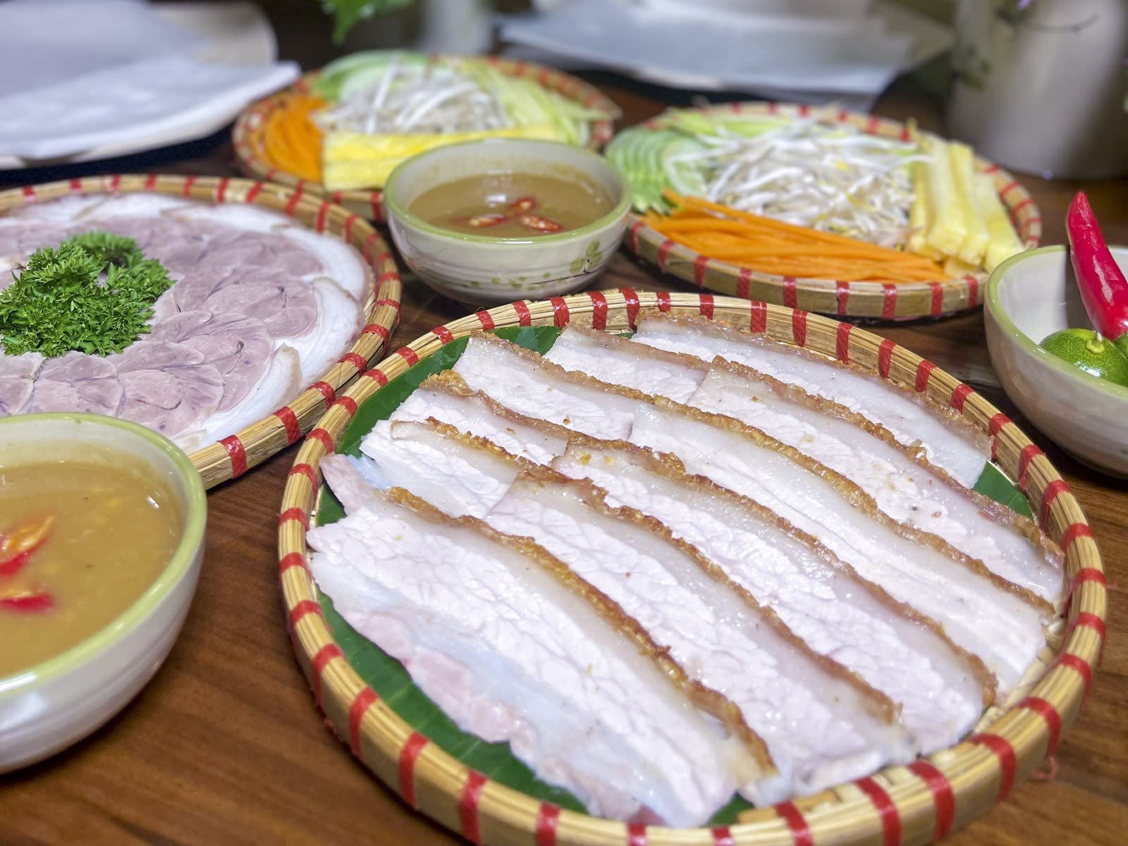 Thử Thách 10.000 View Nhận Ngay Combo “Hot” – Review Lẩu Cá Kèo & Bánh Tráng Cuốn Thịt Heo